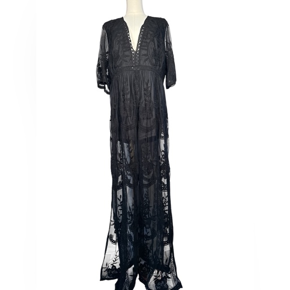Eleter Dresses & Skirts - Elegant Black Lace Maxi Dress